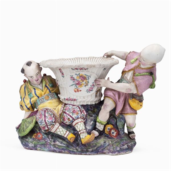 Porcelain centerpiece  (France, 18th-19th century)  - Auction OLD MASTER PAINTINGS AND FURNITURE FROM VILLA SAMINIATI AND PRIVATE COLLECTIONS - Colasanti Casa d'Aste