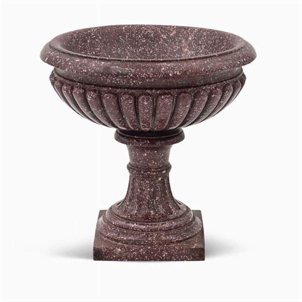 Porphyry stand  (Italy, 20th century)  - Auction OLD MASTER PAINTINGS AND FURNITURE FROM VILLA SAMINIATI AND PRIVATE COLLECTIONS - Colasanti Casa d'Aste