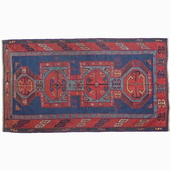 Caucasian carpet  (20th century)  - Auction OLD MASTER PAINTINGS AND FURNITURE FROM VILLA SAMINIATI AND PRIVATE COLLECTIONS - Colasanti Casa d'Aste