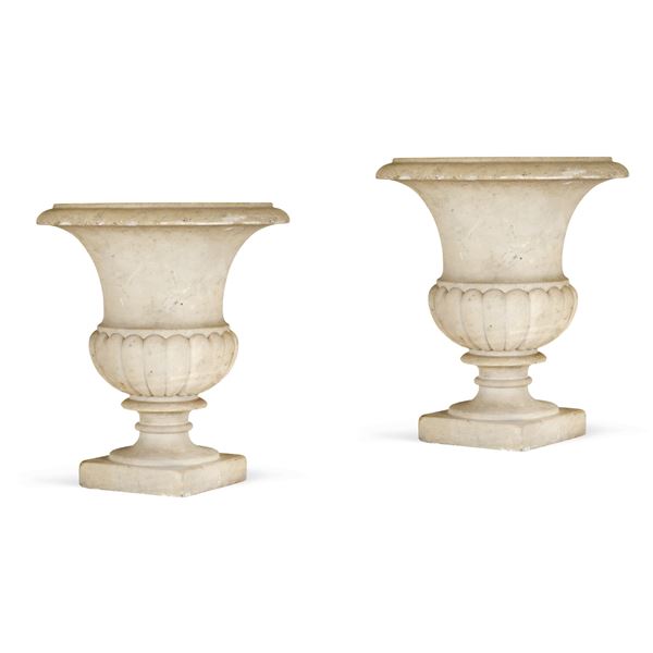 Pair of with Medicean vases  (19th century)  - Auction OLD MASTER PAINTINGS AND FURNITURE FROM VILLA SAMINIATI AND PRIVATE COLLECTIONS - Colasanti Casa d'Aste