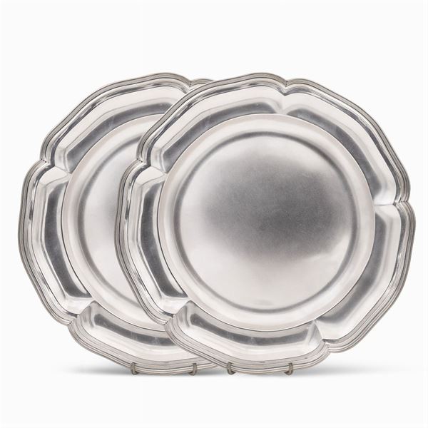 Pair of silver serving plates  (Italy, 20th century)  - Auction FINE SILVER AND THE ART OF THE TABLE - Colasanti Casa d'Aste