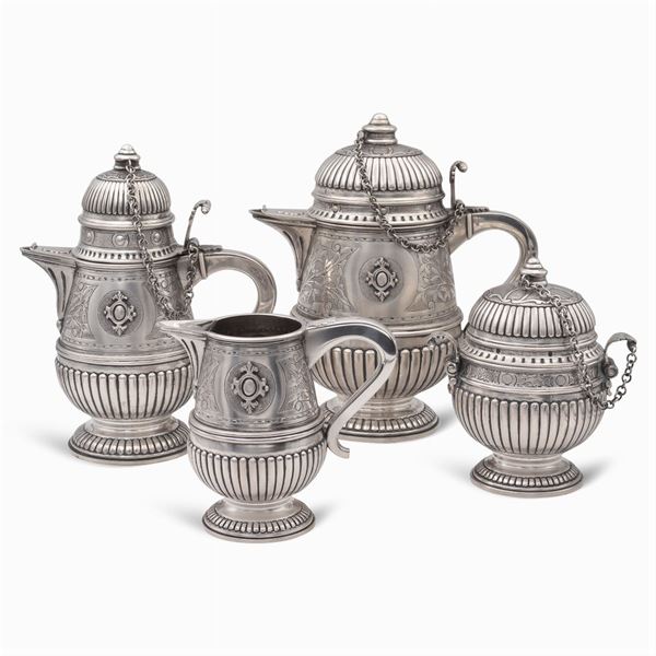 Silver tea and coffee service (4)