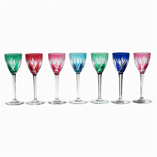 St. Louis, servizio di bicchieri in cristallo colorato (7)  (Francia, XX Sec.)  - Asta ARGENTI E L'ARTE DELLA TAVOLA - Colasanti Casa d'Aste