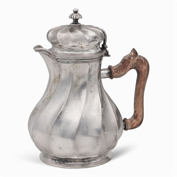 Silver coffeepot  (Italy, 20th century)  - Auction FINE SILVER AND THE ART OF THE TABLE - Colasanti Casa d'Aste