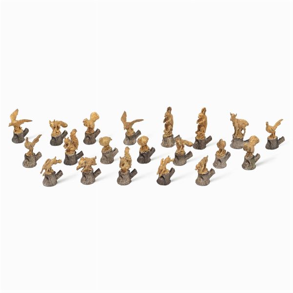 Silvered and gilded metal place markers (20)