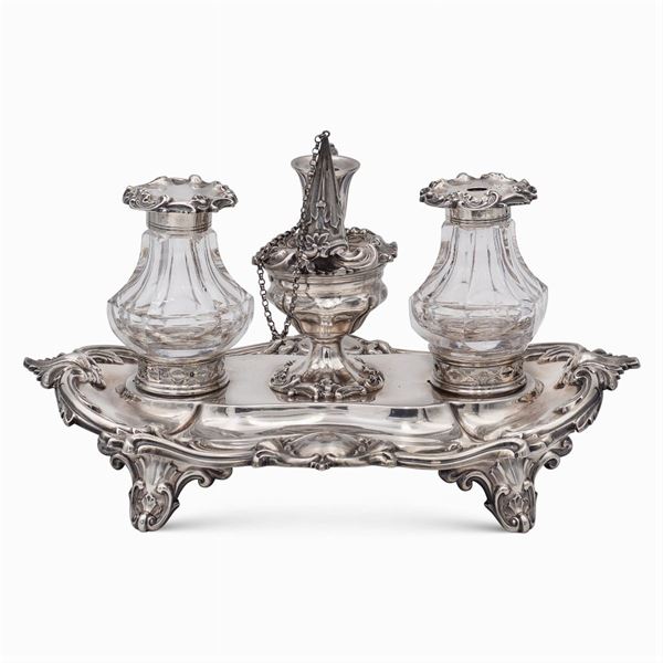 Calamaio in argento a due flaconi ampolle in vetro  (città di Sheffield, Regina Vittoria 1853)  - Asta ARGENTI E L'ARTE DELLA TAVOLA - Colasanti Casa d'Aste