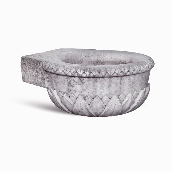 White Carrara marble basin  (Italy, 19th-20th century)  - Auction OLD MASTER PAINTINGS AND FURNITURE FROM VILLA SAMINIATI AND PRIVATE COLLECTIONS - Colasanti Casa d'Aste