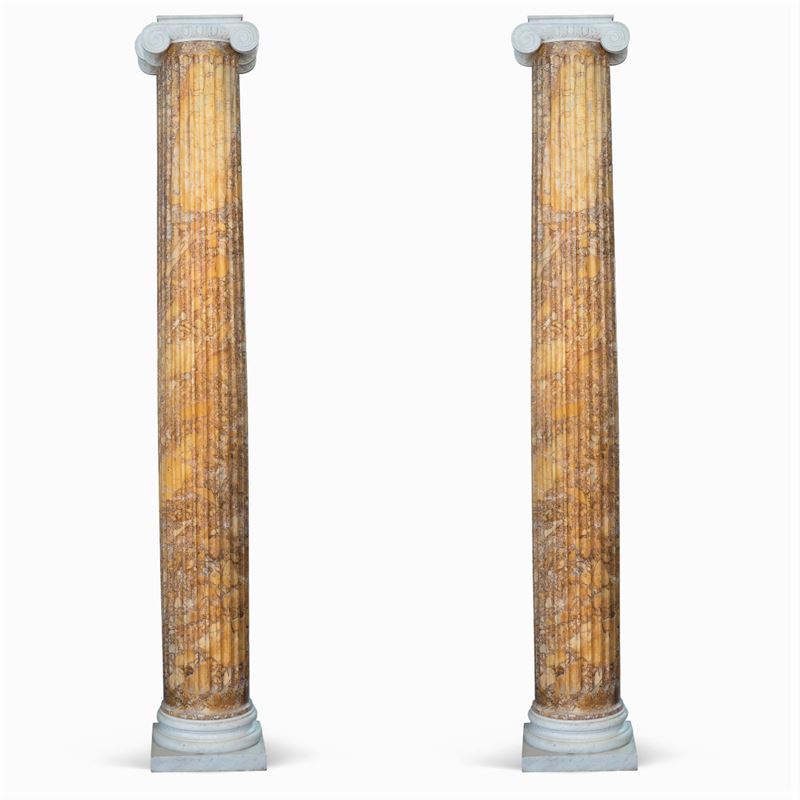 Coppia di Grandi Colonne in Breccia di Siena