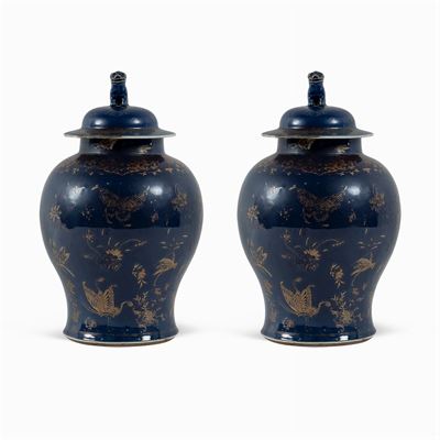 Coppia di Potiche in Porcellana Blu e Oro