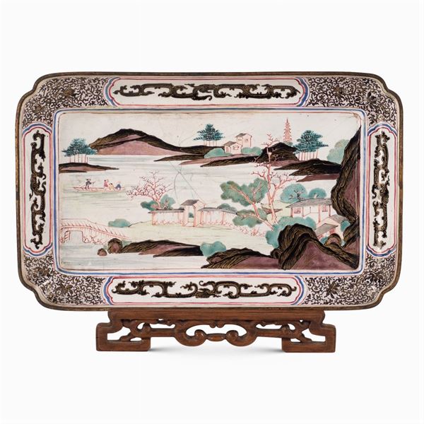 Vassoio in metallo smaltato  (Cina, XVIII-XIX Sec.)  - Asta DIPINTI E ARREDI DA VILLA SAMINIATI  - Colasanti Casa d'Aste
