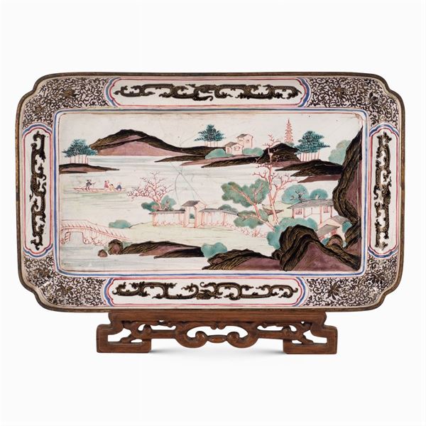 Enamelled metal tray