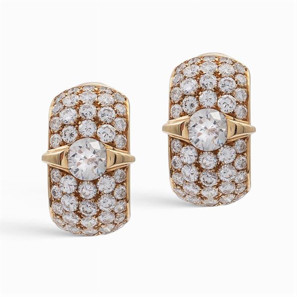 18kt yellow gold and diamond earrings