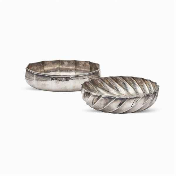 Two silver centerpieces  (Italy, 20th century)  - Auction FINE SILVER AND THE ART OF THE TABLE - Colasanti Casa d'Aste