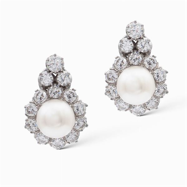 Orecchini in oro bianco 18kt, diamanti e perle coltivate