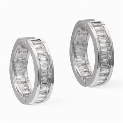 Orecchini Cerchi in Oro Bianco 18kt e Diamanti