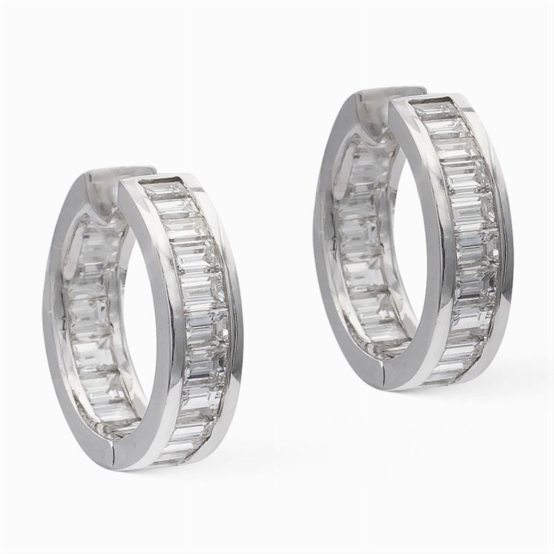 Orecchini Cerchi in Oro Bianco 18kt e Diamanti