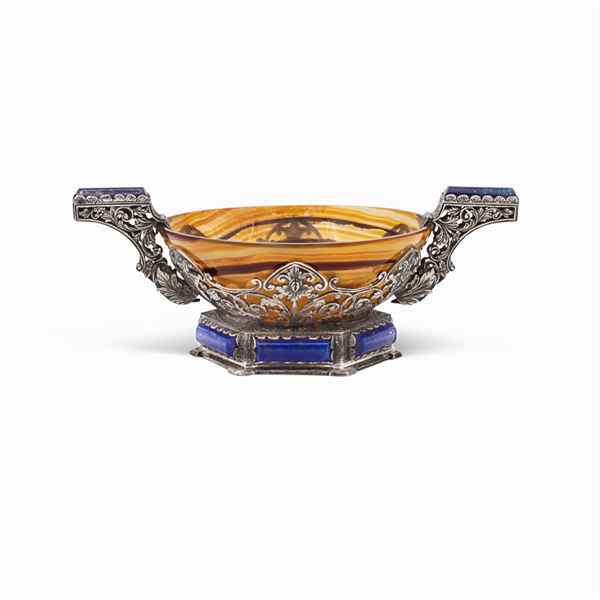 Circular silver, lapis lazuli and corniola cup
