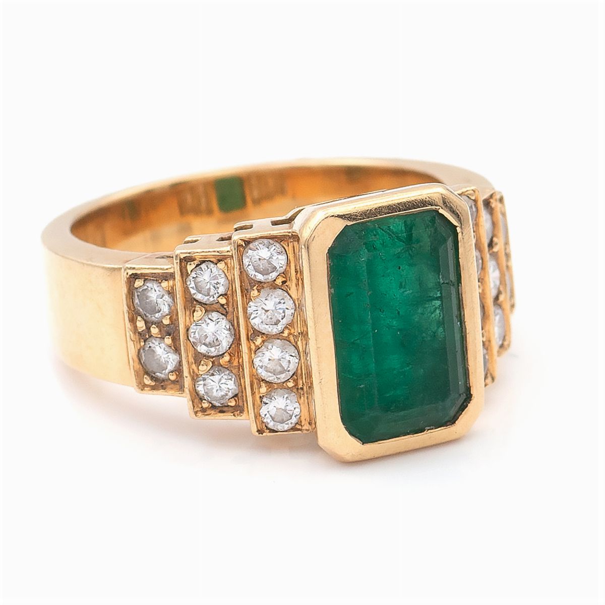Anello in Oro Giallo 18kt con Smeraldo