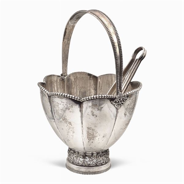 Silver ice bucket  (Italy, 20th century)  - Auction FINE SILVER AND THE ART OF THE TABLE - Colasanti Casa d'Aste