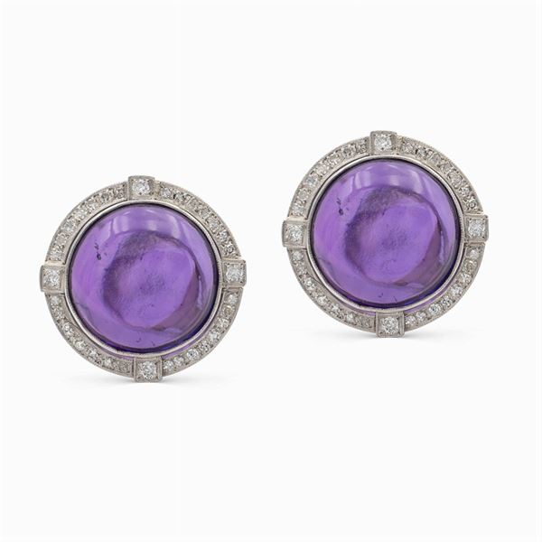 Orecchini in platino con ametiste taglio cabochon