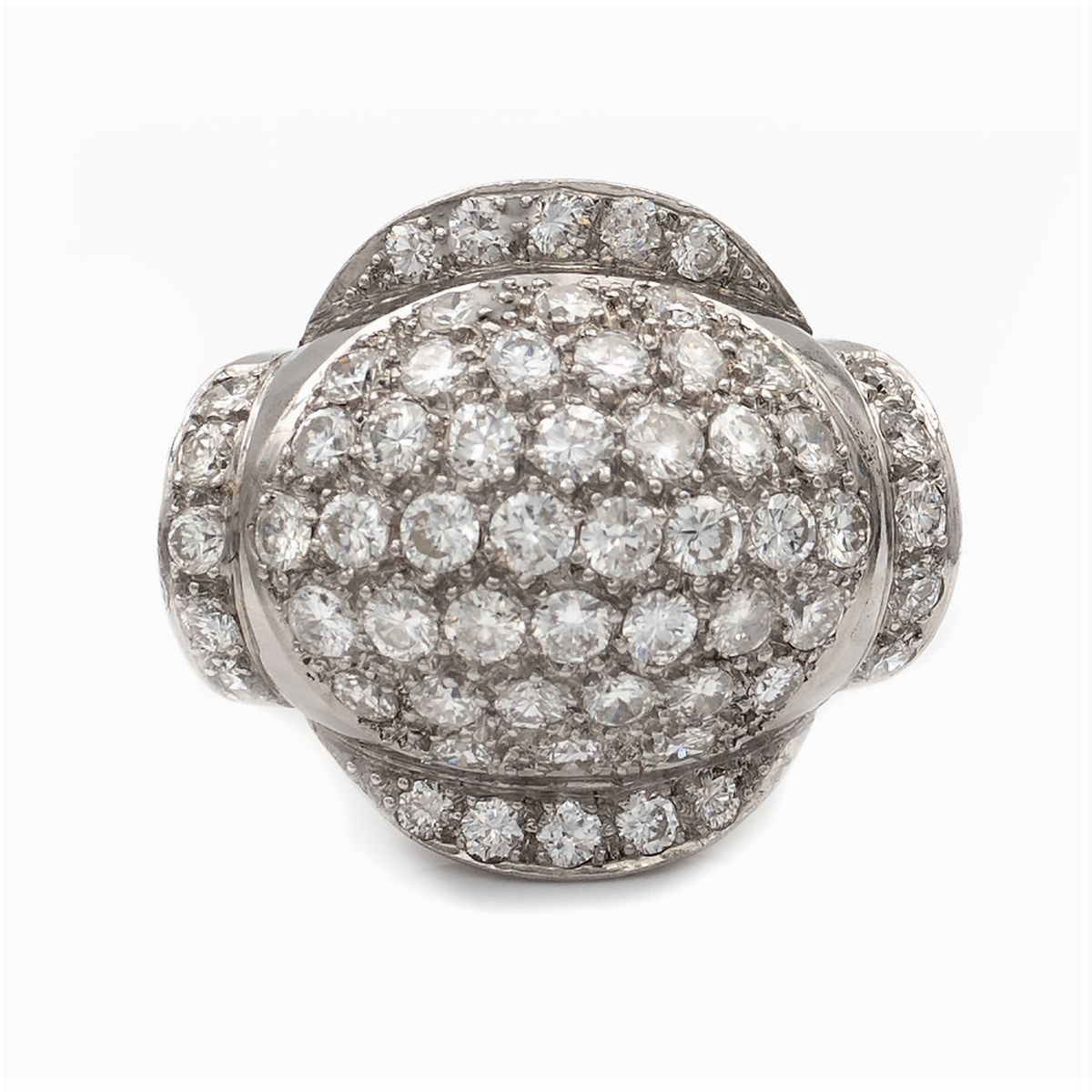 Anello Bombé in Platino e Diamanti