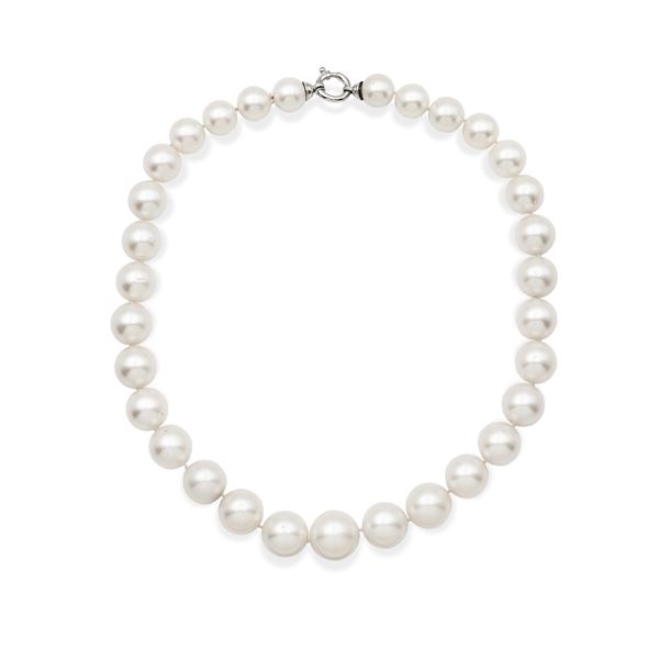 One strand of South Sea pearl necklace  - Auction FINE JEWELS AND WATCHES - Colasanti Casa d'Aste