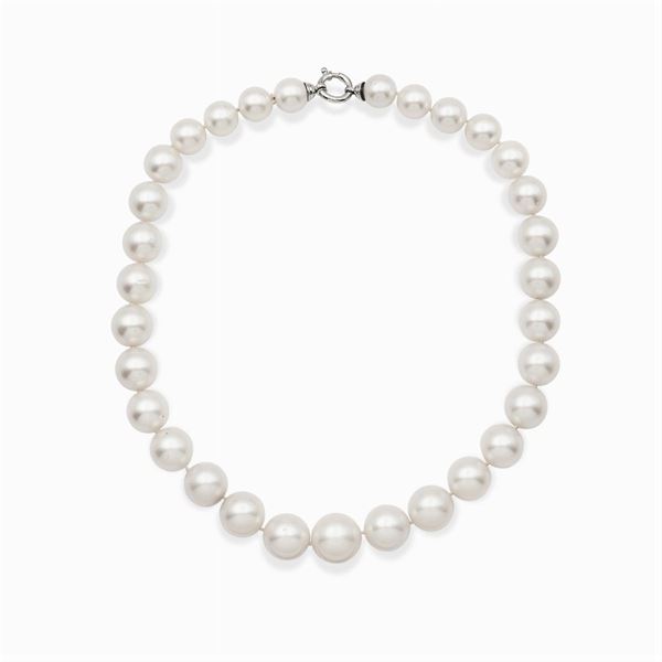 One strand of South Sea pearl necklace