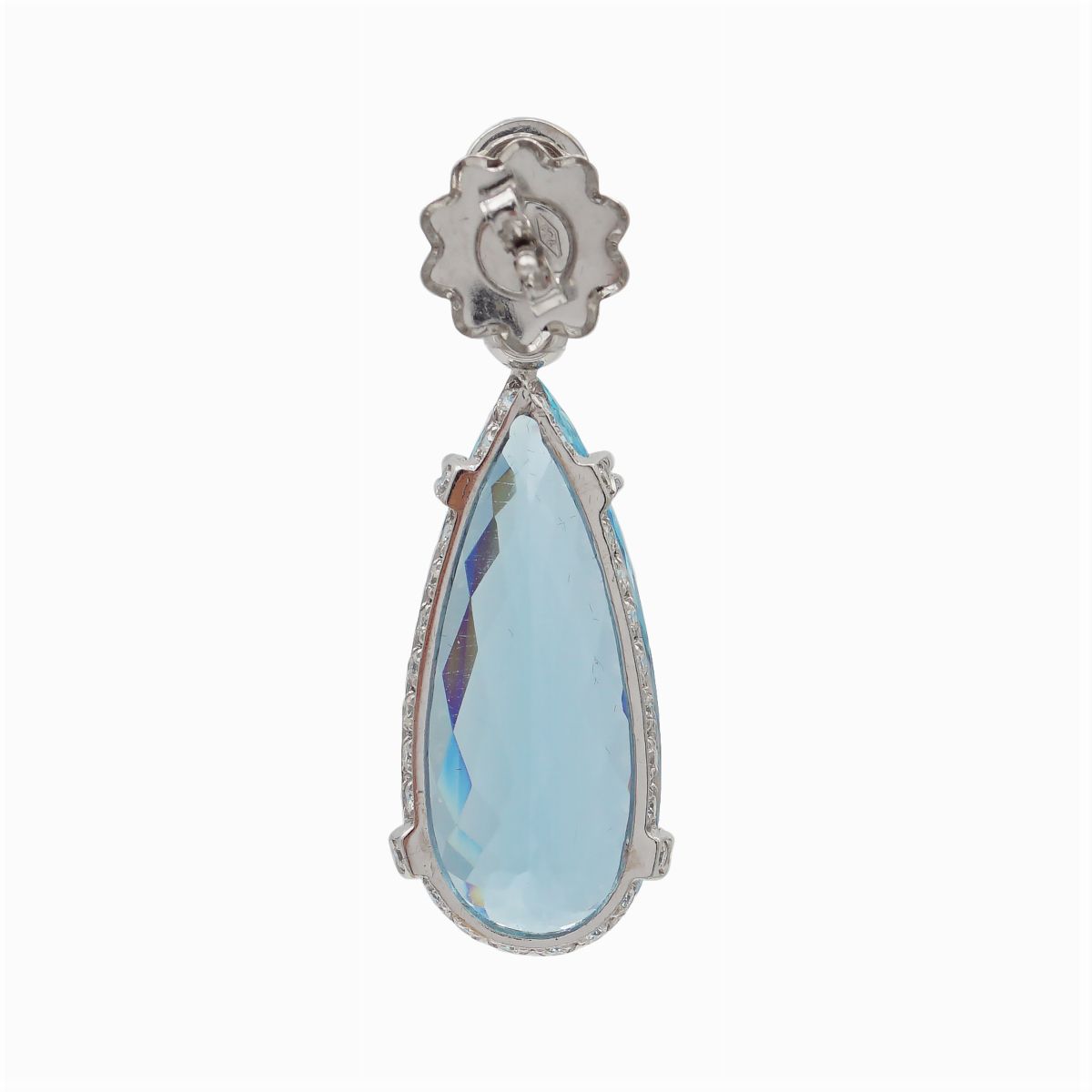 Orecchini in Oro Bianco 18kt e Due Acquamarine Naturali Ct 42