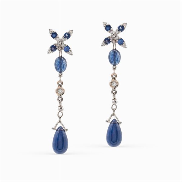 18kt white gold, sapphires and diamond earrings