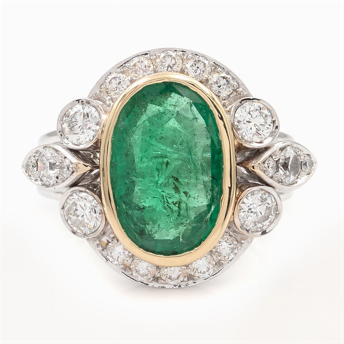Anello in Oro Bianco e Giallo 18kt con Smeraldo Naturale Ct 3,48