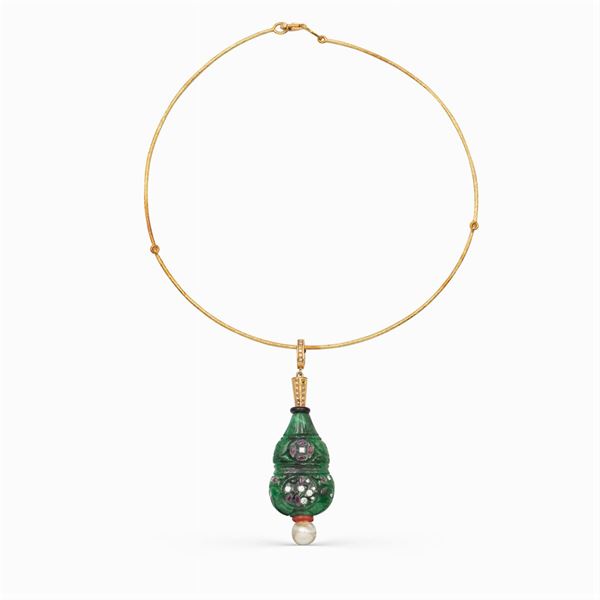 Inlaid jade pendant with diamonds and rubies