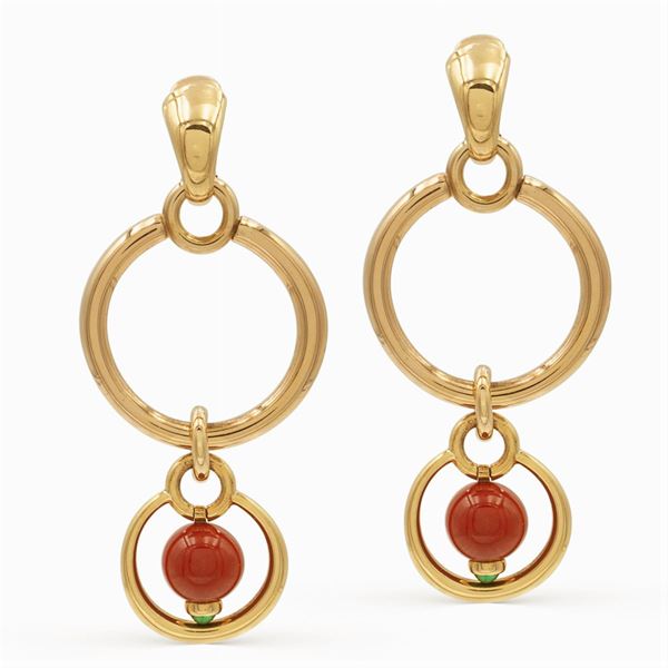 Bulgari, 18kt yellow gold and coral earrings