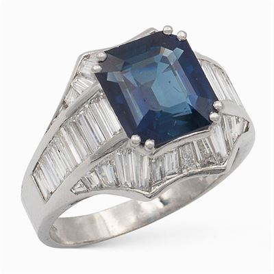 Anello in Oro Bianco 18kt con Zaffiro Naturale Ct 5