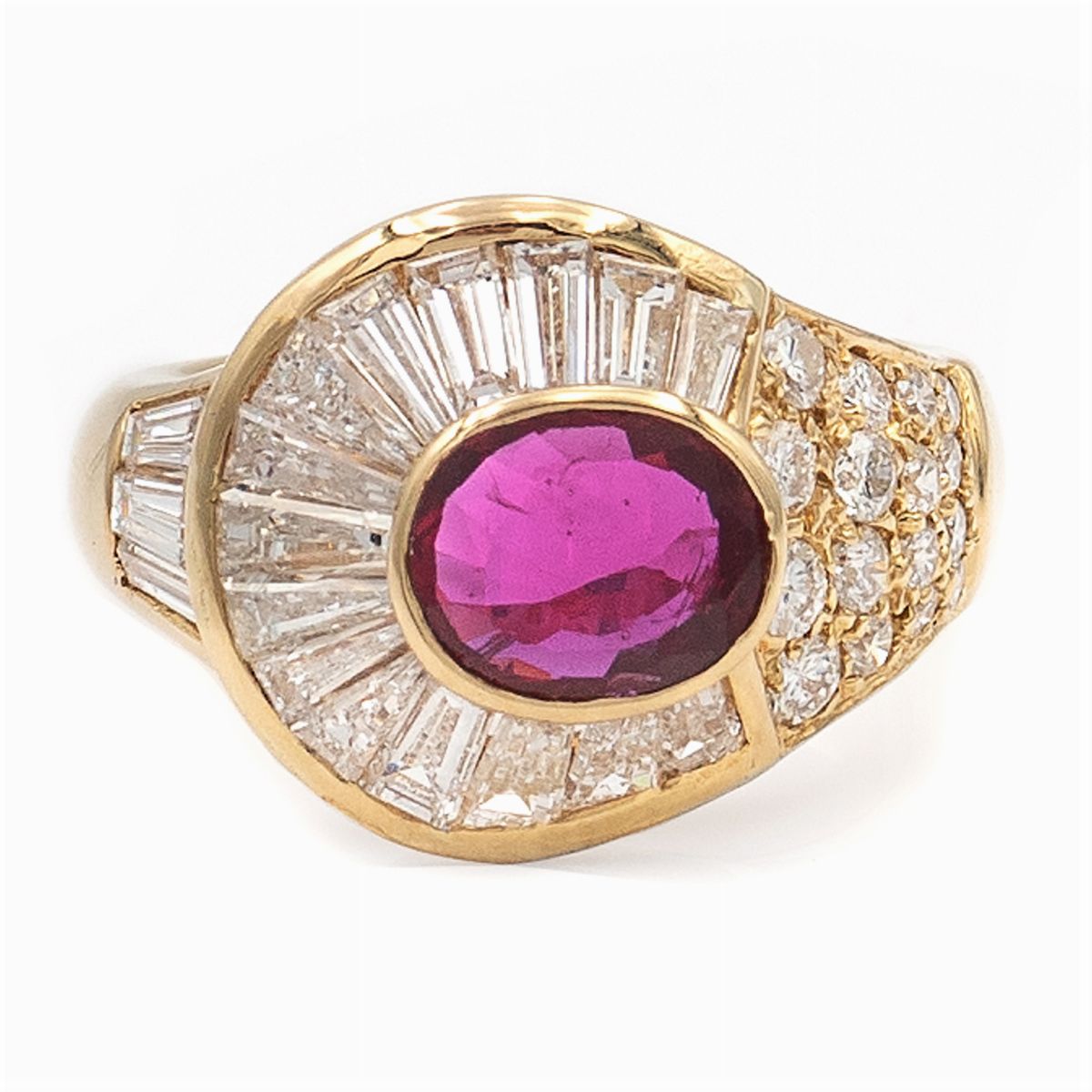 Anello Oro Giallo 18kt con un Rubino Naturale Ct 1,10