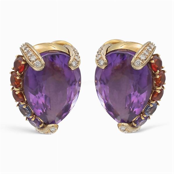 18kt yellow gold earrings with two amethysts