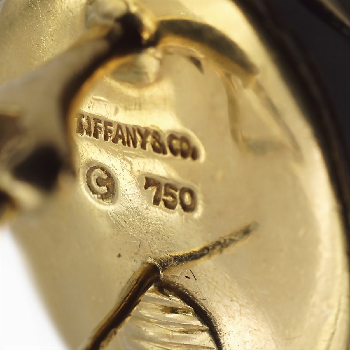 Tiffany & Co. Orecchini in Oro Giallo 18kt e Onice Nero