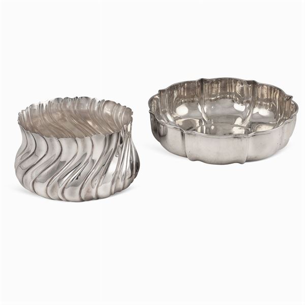 Group of silver objects (2)