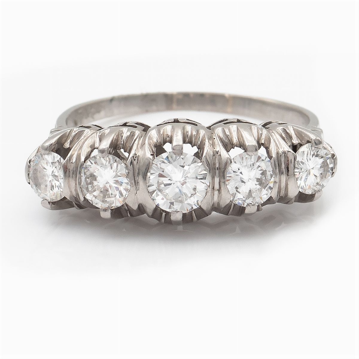 Anello Rivière in Platino e Diamanti