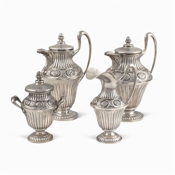 Silver tea and coffee service (4)  (Italy, 20th century)  - Auction FINE SILVER AND THE ART OF THE TABLE - Colasanti Casa d'Aste