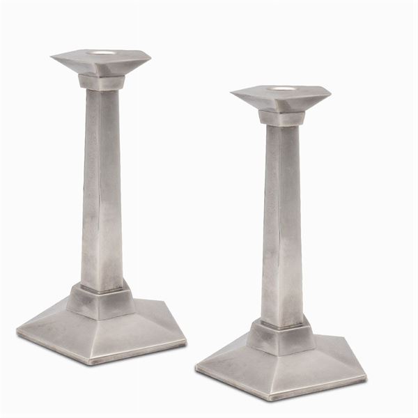 Pair of silver candlestickes  (Italy, 20th century)  - Auction FINE SILVER AND THE ART OF THE TABLE - Colasanti Casa d'Aste