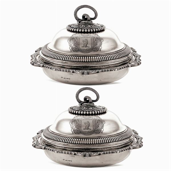 Importante coppia di legumiere in argento