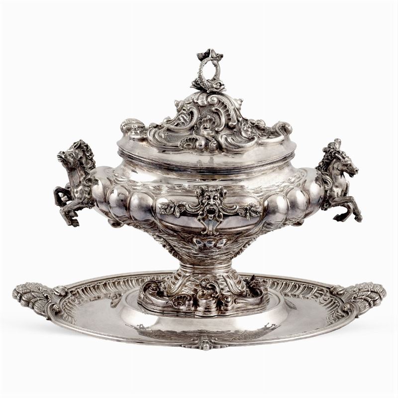 Importante Zuppiera in Argento con Presentoire