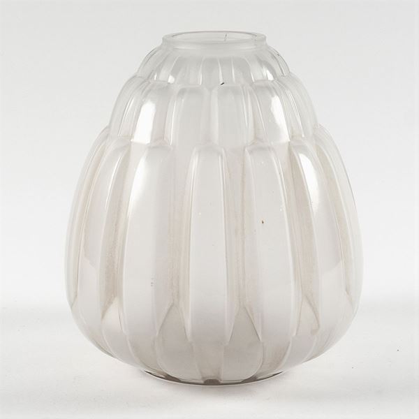 André Hunebelle  (Francia, XX Sec.)  - Asta ARTI DECORATIVE DEL 900  - Colasanti Casa d'Aste