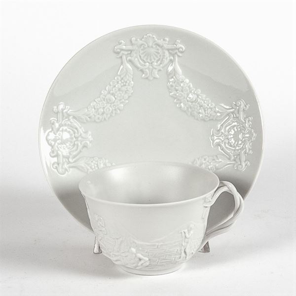 Capodimonte, tazza con piatto in porcellana