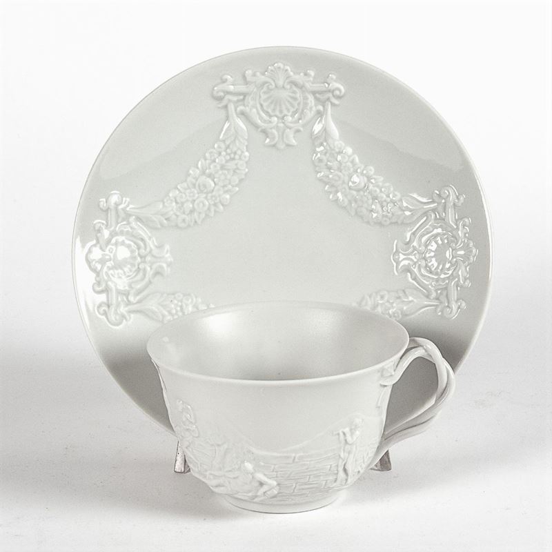Capodimonte, Tazza con Piatto in Porcellana