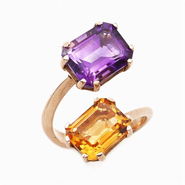 Anello contrarié in oro giallo 18kt con ametista e citrino