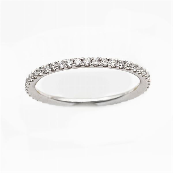 Anello fede in oro bianco 18kt e diamanti