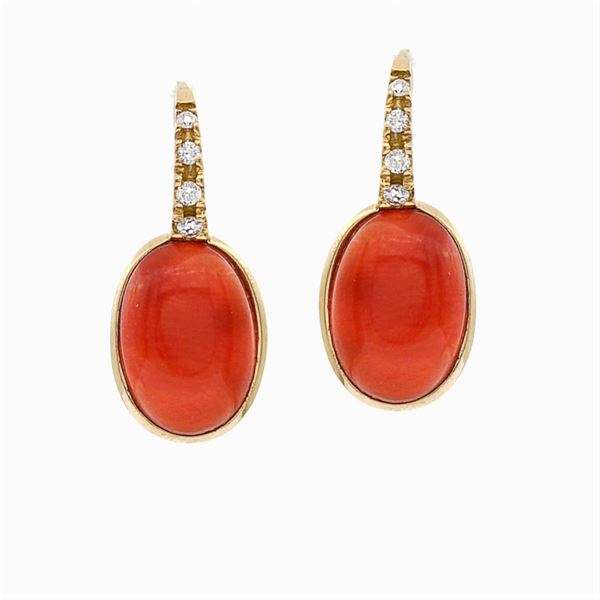 18kt yellow gold and red coral leverback earrings