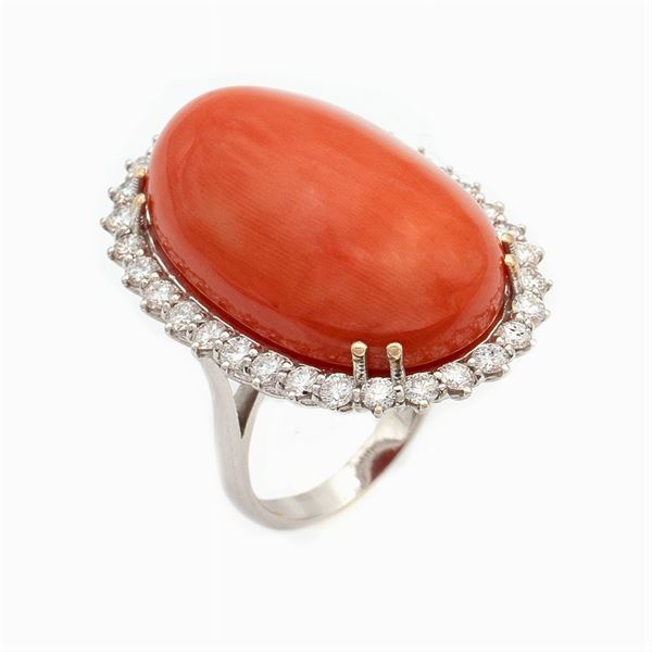 Anello in oro bianco 18kt con grande corallo rosso  - Asta GIOIELLI E OROLOGI  - Colasanti Casa d'Aste