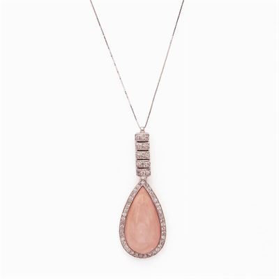 Pendente in Oro Bianco 18kt con Corallo Rosa